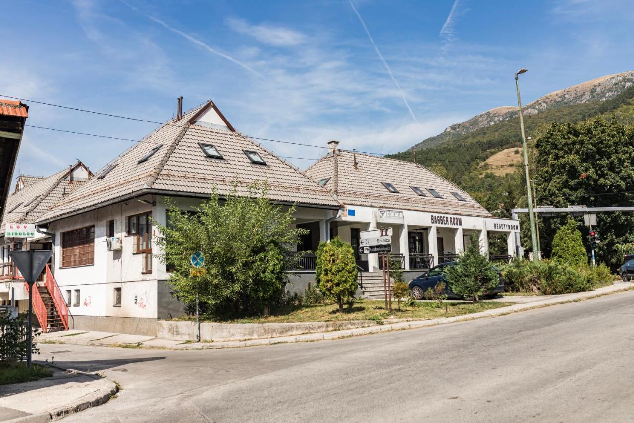 Downtown Apartment Travnik Bagian luar foto